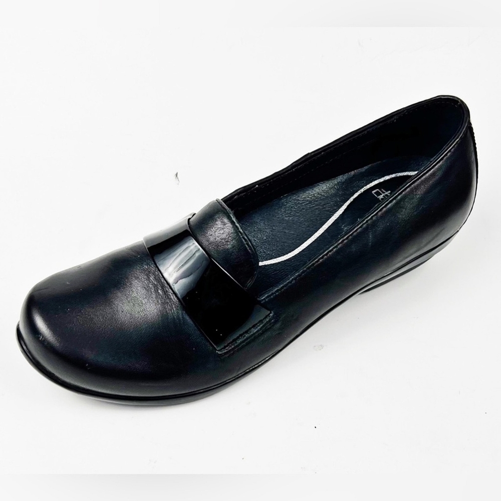 Dansko Black Leather Loafers with Patent Leather Detailing Size 40